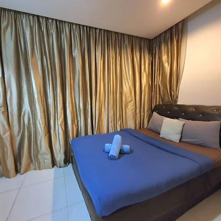 Regalia Suites With Infinity Pool Klcc By Staycation Homes Kuala Lumpur Ngoại thất bức ảnh