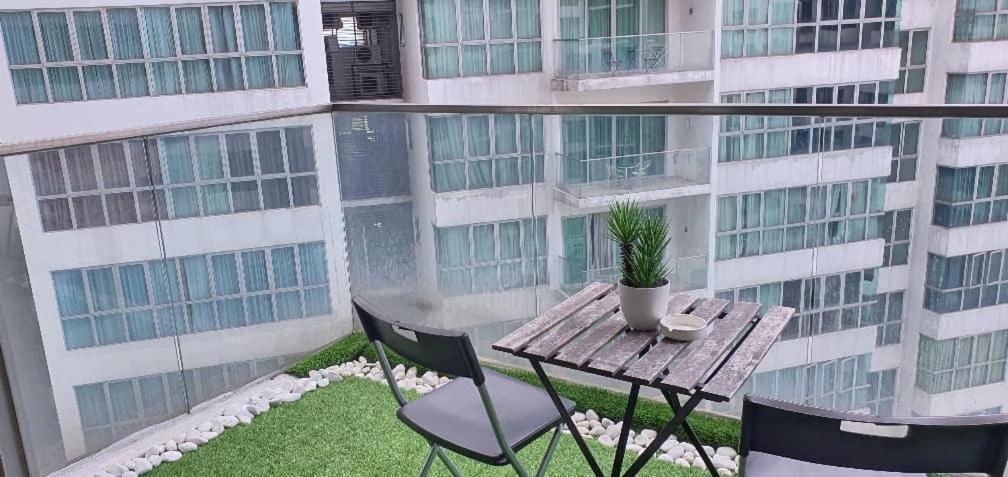 Regalia Suites With Infinity Pool Klcc By Staycation Homes Kuala Lumpur Ngoại thất bức ảnh