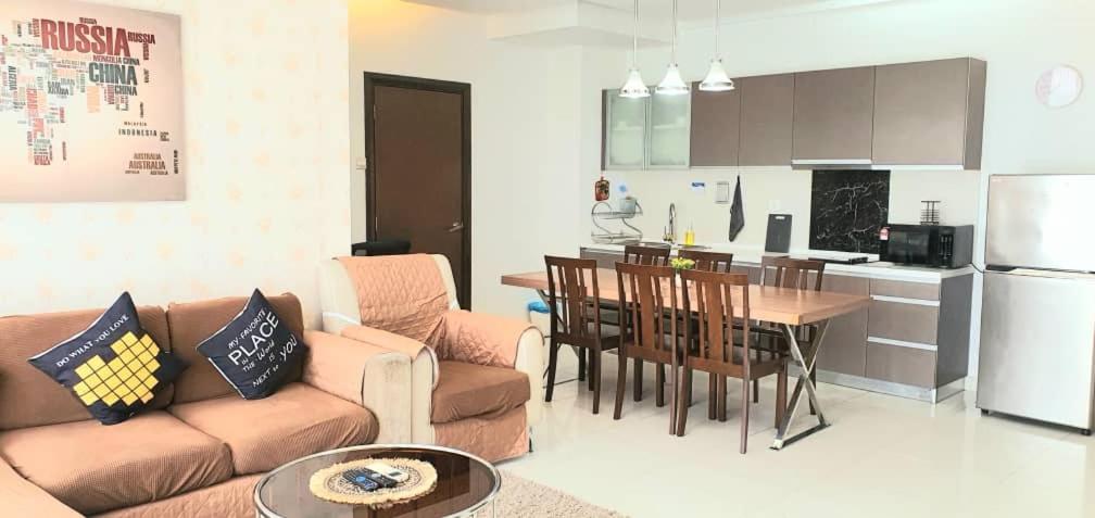 Regalia Suites With Infinity Pool Klcc By Staycation Homes Kuala Lumpur Ngoại thất bức ảnh