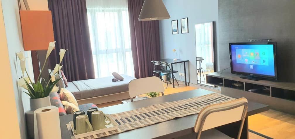 Regalia Suites With Infinity Pool Klcc By Staycation Homes Kuala Lumpur Ngoại thất bức ảnh