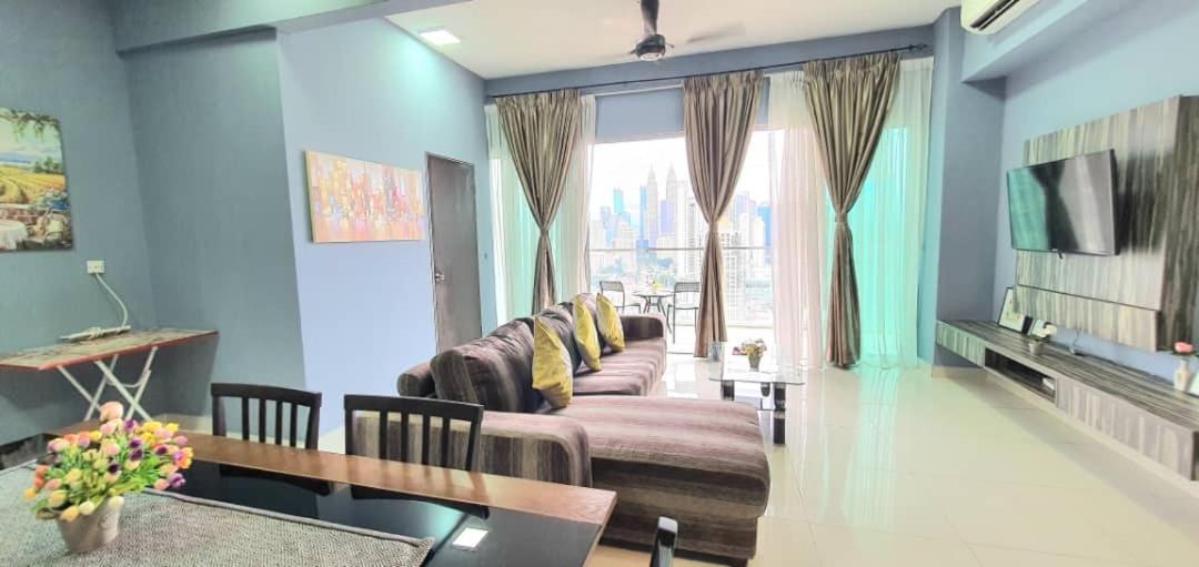 Regalia Suites With Infinity Pool Klcc By Staycation Homes Kuala Lumpur Ngoại thất bức ảnh