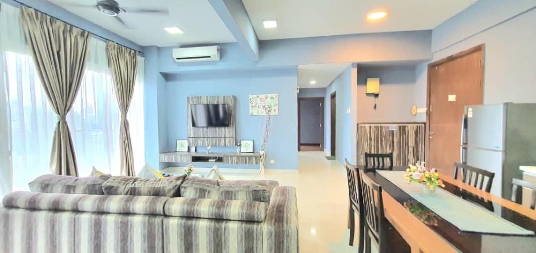 Regalia Suites With Infinity Pool Klcc By Staycation Homes Kuala Lumpur Ngoại thất bức ảnh