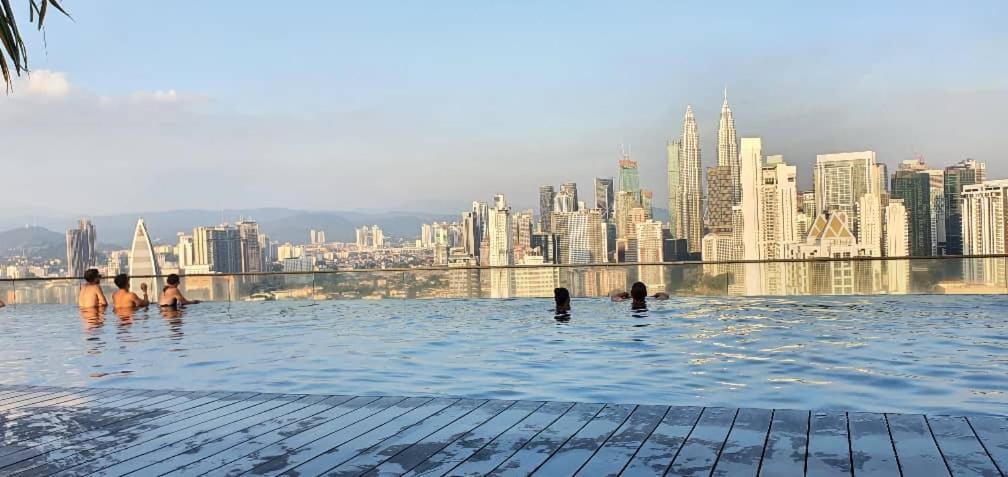 Regalia Suites With Infinity Pool Klcc By Staycation Homes Kuala Lumpur Ngoại thất bức ảnh