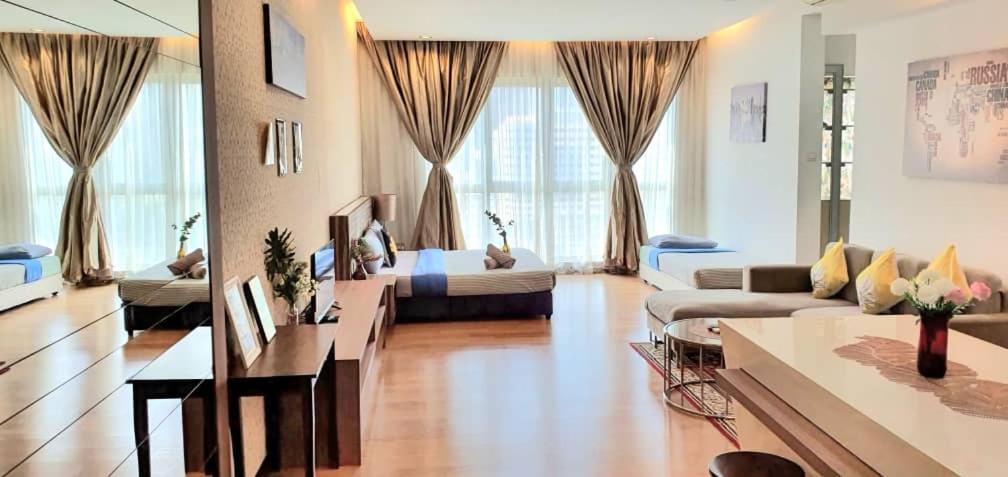 Regalia Suites With Infinity Pool Klcc By Staycation Homes Kuala Lumpur Ngoại thất bức ảnh