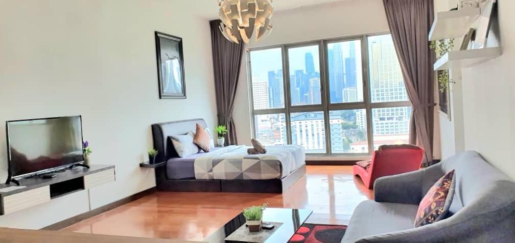 Regalia Suites With Infinity Pool Klcc By Staycation Homes Kuala Lumpur Ngoại thất bức ảnh