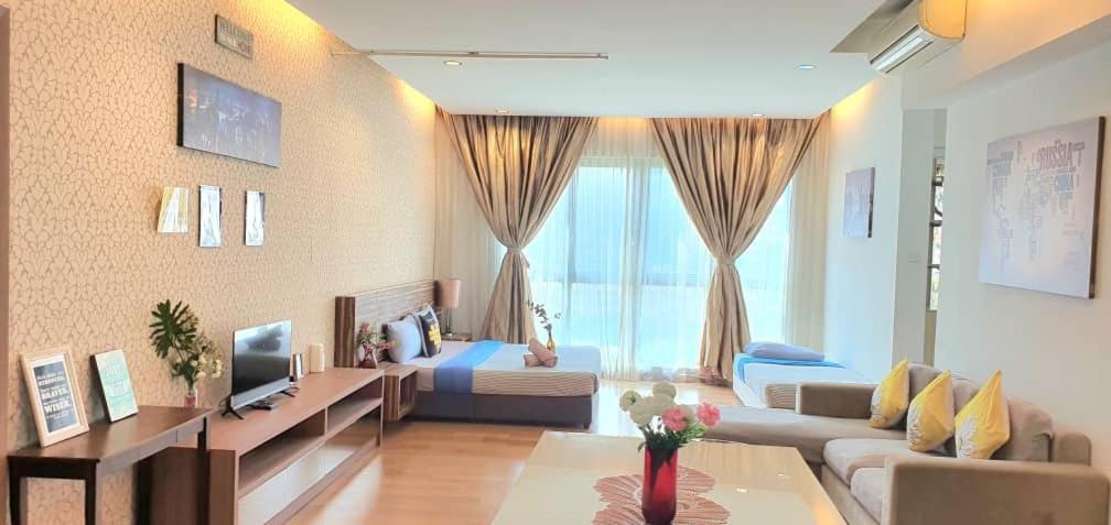 Regalia Suites With Infinity Pool Klcc By Staycation Homes Kuala Lumpur Ngoại thất bức ảnh